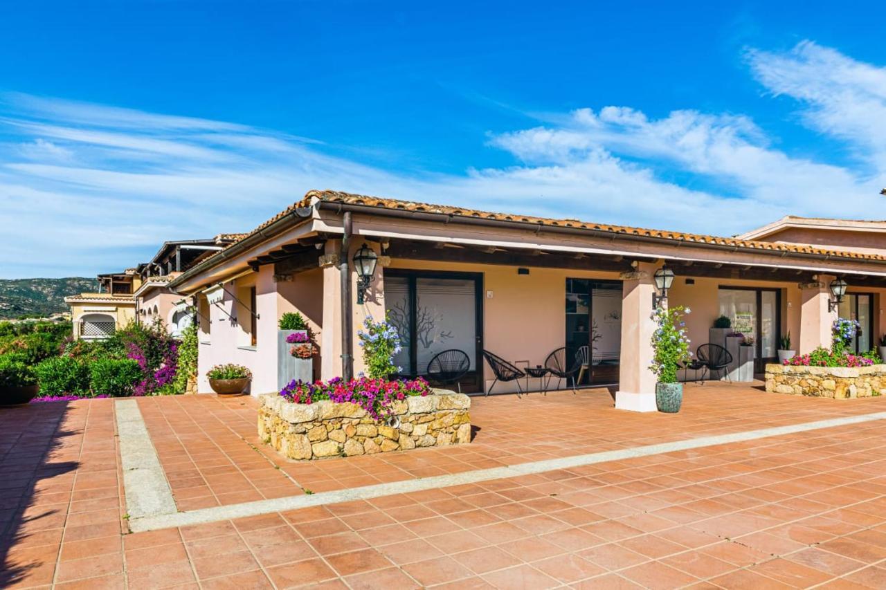 Relais Il Corallo Porto San Paolo  Exterior foto